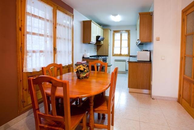 Apartamentos Mazcaray Bielsa Pokoj fotografie